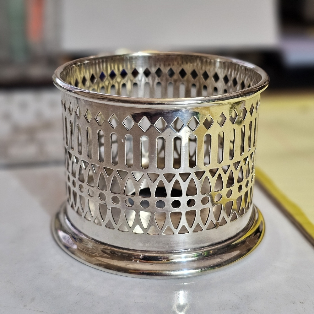 Sheffield Silver Plated Wine Bottle Holder Coaster Celtic Fretted Syphon Stand